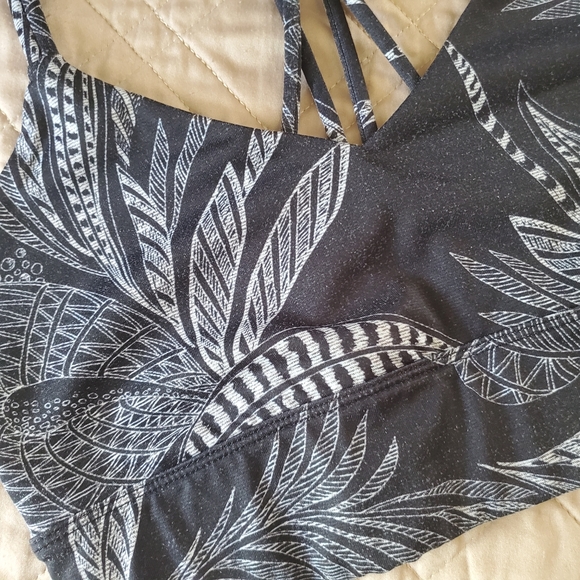 JOYLAB leaf print sports bra - Picture 2 of 11